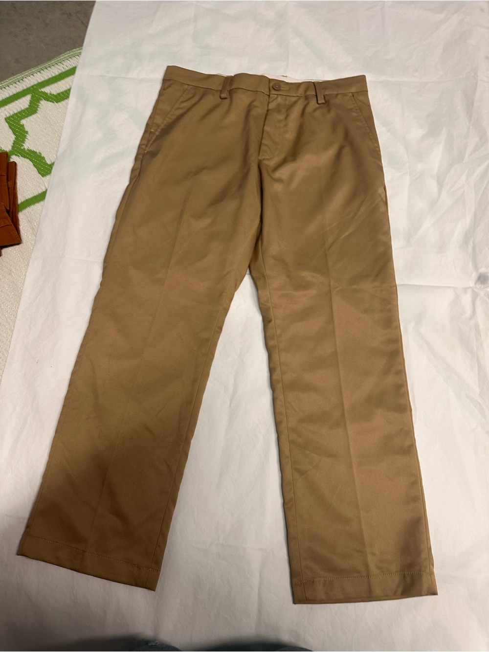 Amazon Essentials Men's Khaki Straight-Leg Chinos - Tan